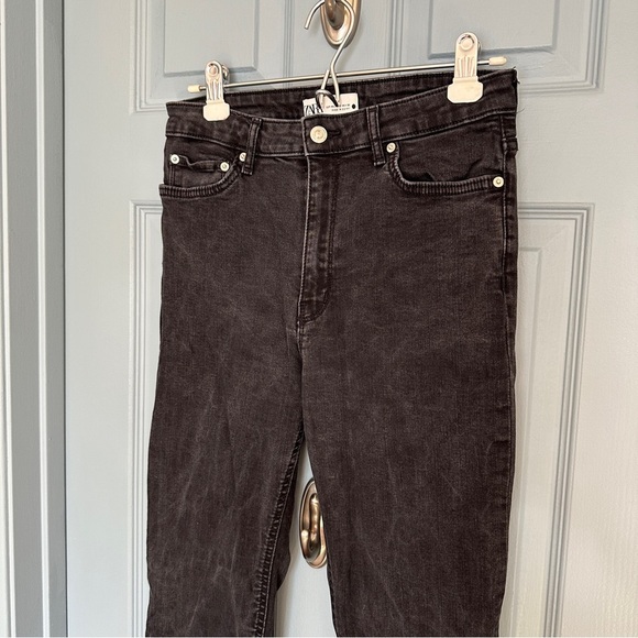 ZARA Women's Mid Rise Skinny Boot Cut Washed Black Denim Jeans - Picture 4 of 8
